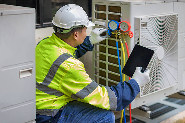 Professional Hvac technician working in Stockbridge, MI